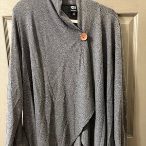 Bobeau 1X Gray Asymmetrical Button Front Cardigan Wrap